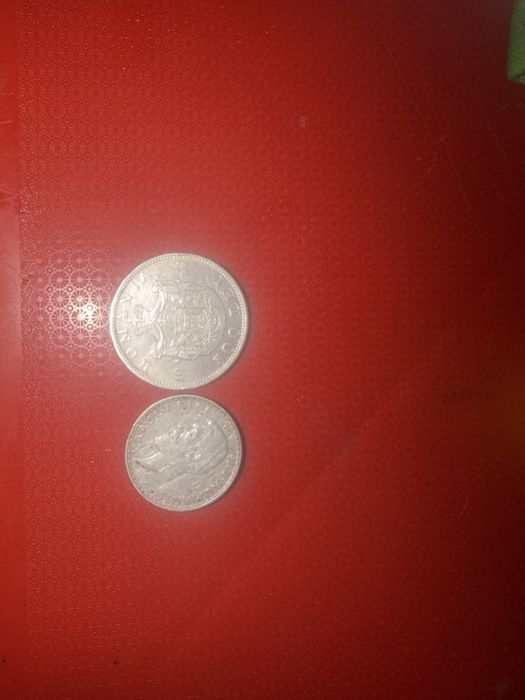 Bani vechi de vanzare