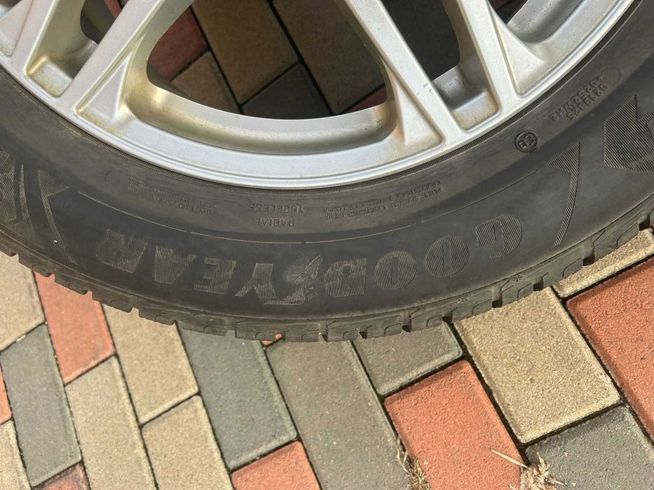 Set de 4 jante + 4 cauciucuri de iarna noi, pentru Mazda CX-5