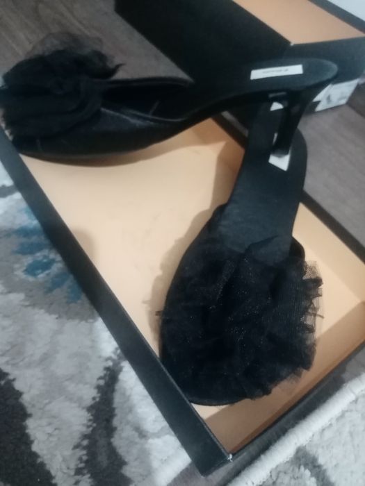 Аёллар оёк кийими