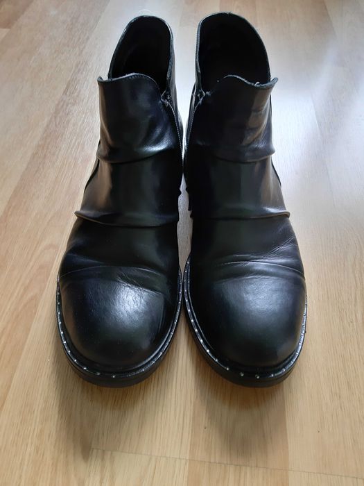 Боти от естествена кожа