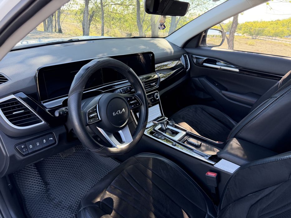 Кия Селтос новая автомашина