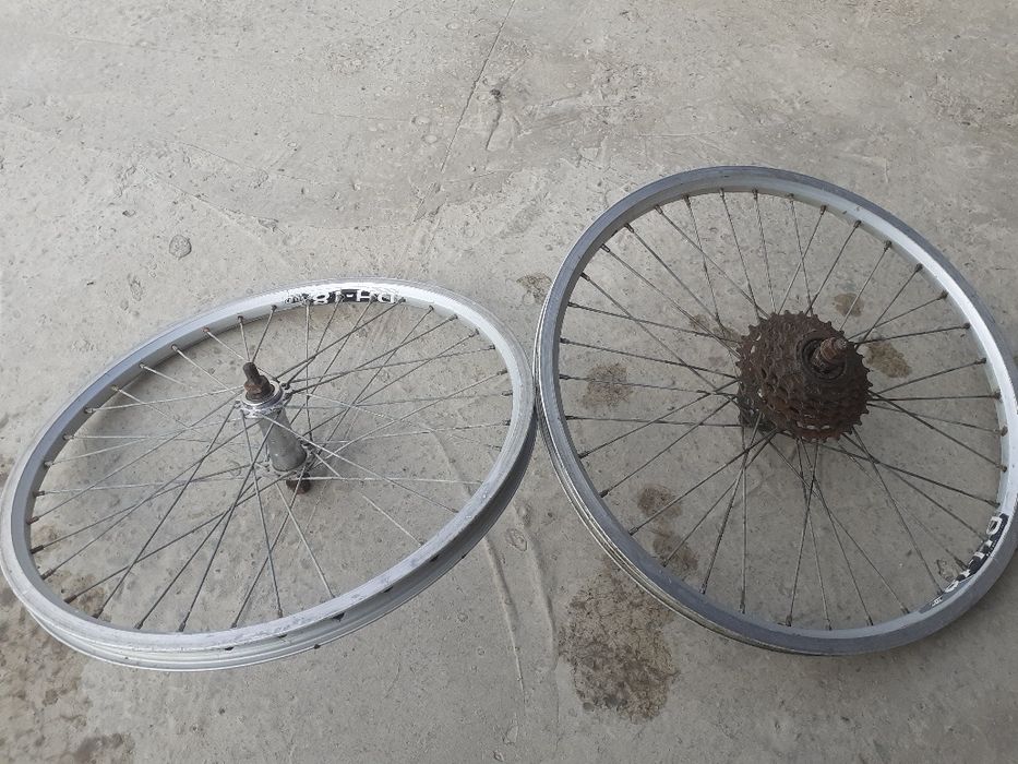 Prodayotsa  koleso  velosipednoe