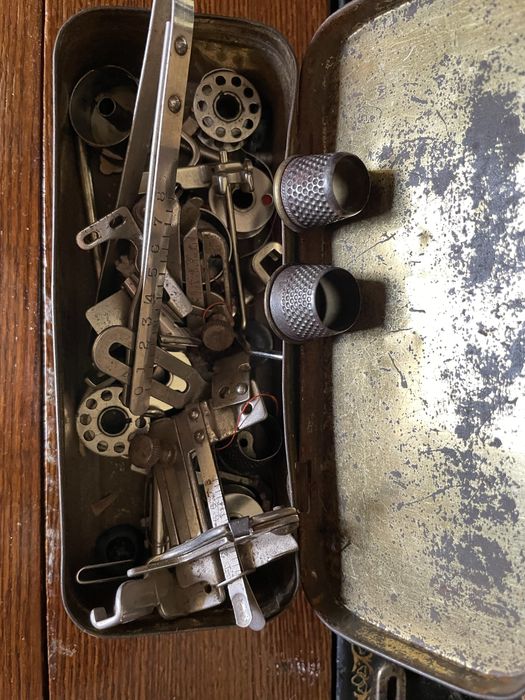 Шевна машина Singer тип шкаф