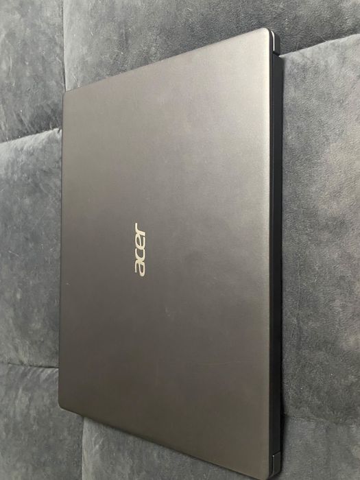 Ноутбук acer с небольшим дефектом