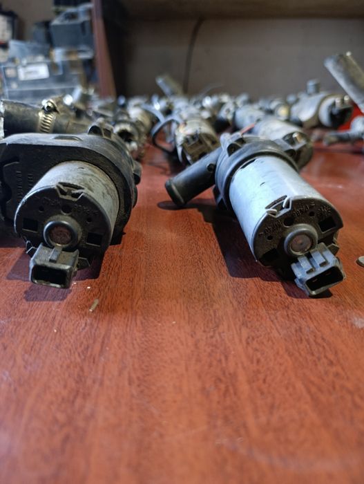 Помпа (дополнительный насос) на Мерседес W124