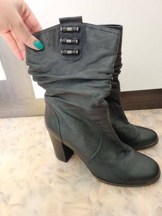 Продам демисезонные сапоги