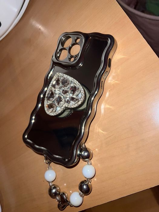 Луксозен кейс с камъни и гривна за ръката за айфон 14 pro max