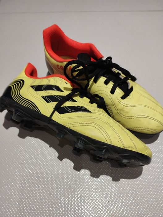 Детски бутонки за футбол