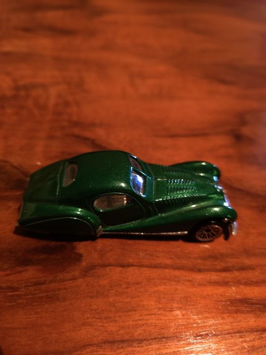 Лот от различни детски колички пластмасови и метални...