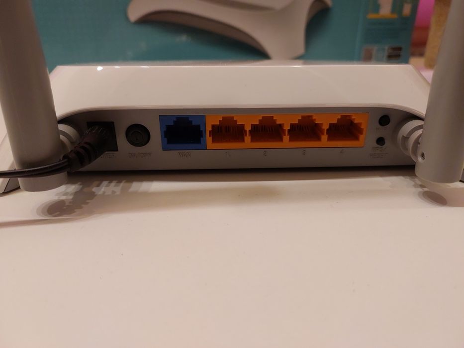 Router nou wireless Tp-Link 3G/4G. În cutie, adaptor, instrucțiuni.