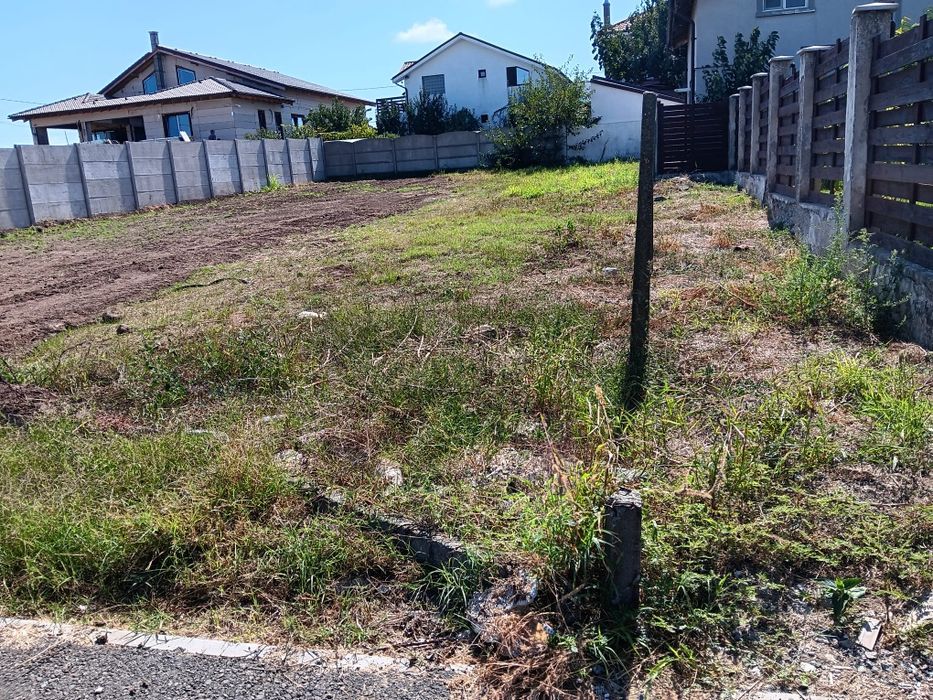 Teren de vânzare în Cumpana 500 mp
Strada egretei nr 18
Toate utilitățile la poartă 
Preț 55000 euro 
0757624849 nr proprietar