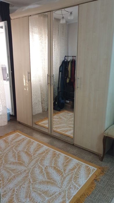 Шифоньер дерево