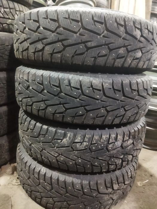 Шины Yokohama 215/70/16 зима комплект