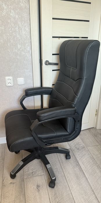 Компьютерное кресло