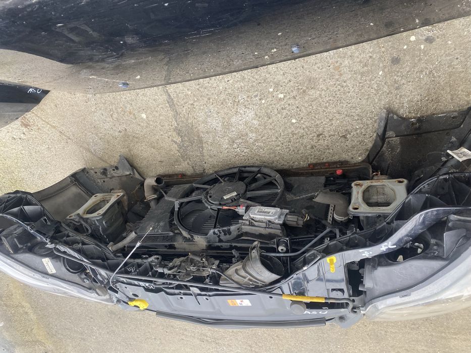 Fata completa Ford Focus 3 bara fata capota trager far aripa radiator