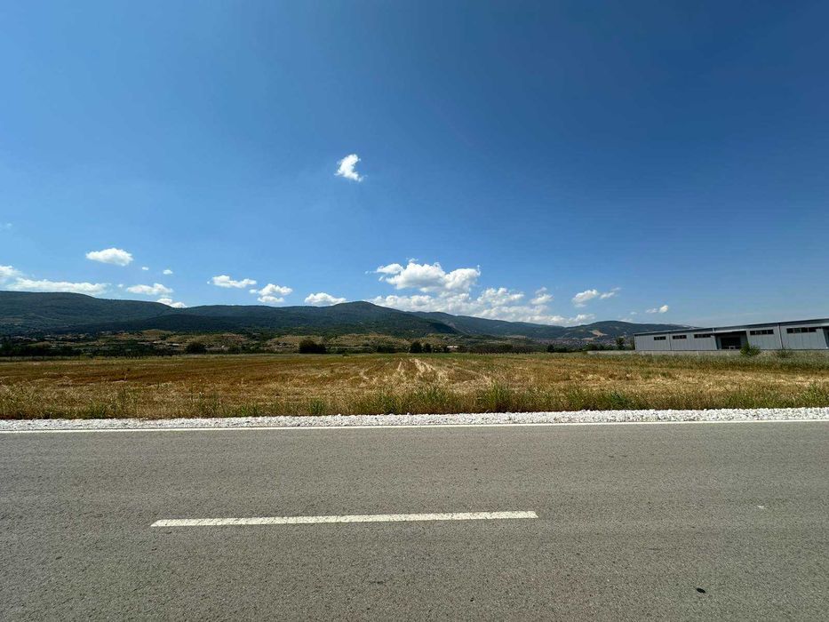 Продава се Парцел в Пловдив, Индустриална зона - Юг - 4680 кв.м за 50 €/кв.м - Снимка #1