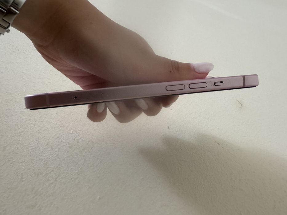 Iphone 15 Pink.