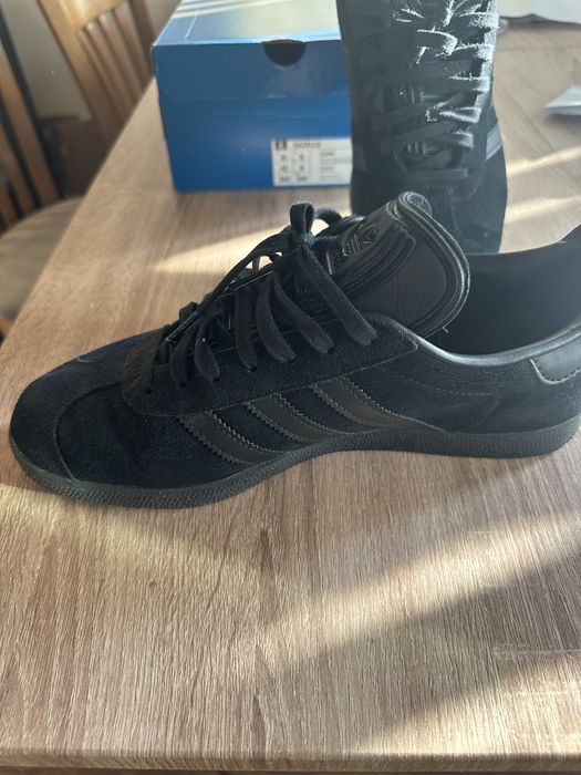 Adidas Gazelle черен набук
