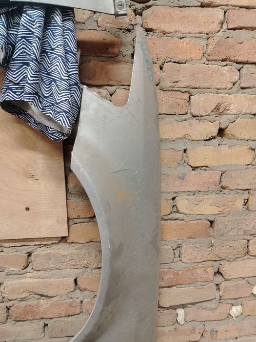 Продам крылья передние