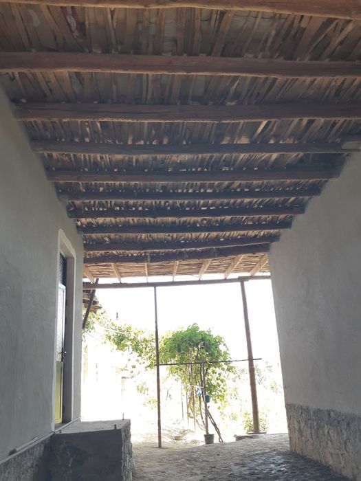 Uy sotiladi yoki almashtiriladi srochnaga!!!