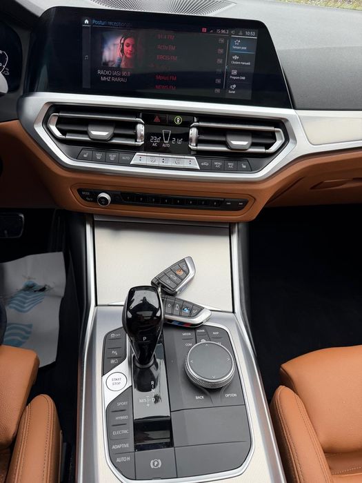 BMW 320 E/Pachet M Plug-in Hybrid 204 C.P./Neon/Panoramic/ Virtual/