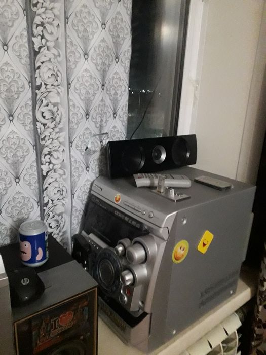 Продам музыкальный центр.