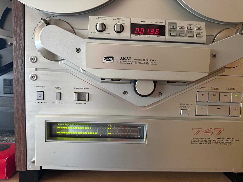Magnetofon AKAI GX-747, silver Galati • OLX.ro