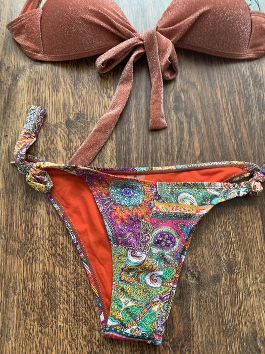 Costum de baie nou cu eticheta marimea M