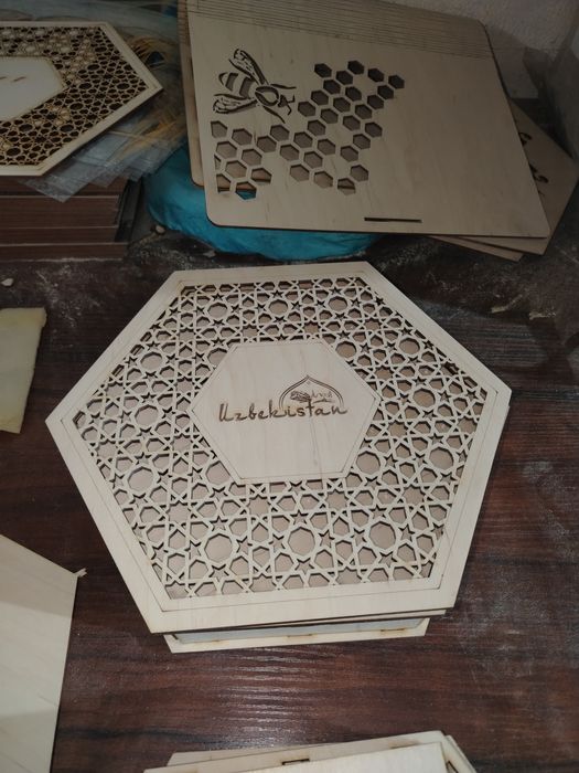 Pista bodom xurmo solgani idish quti