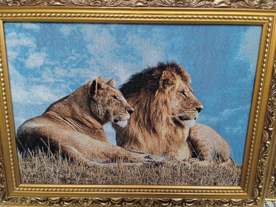 Картины из гобелена.