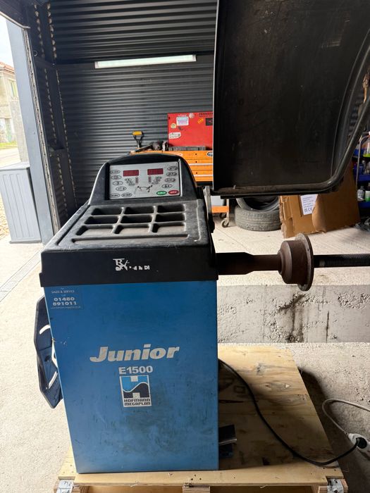 Баланс машина за гуми Hofmann