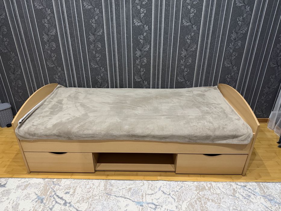 Продается Гарнитур