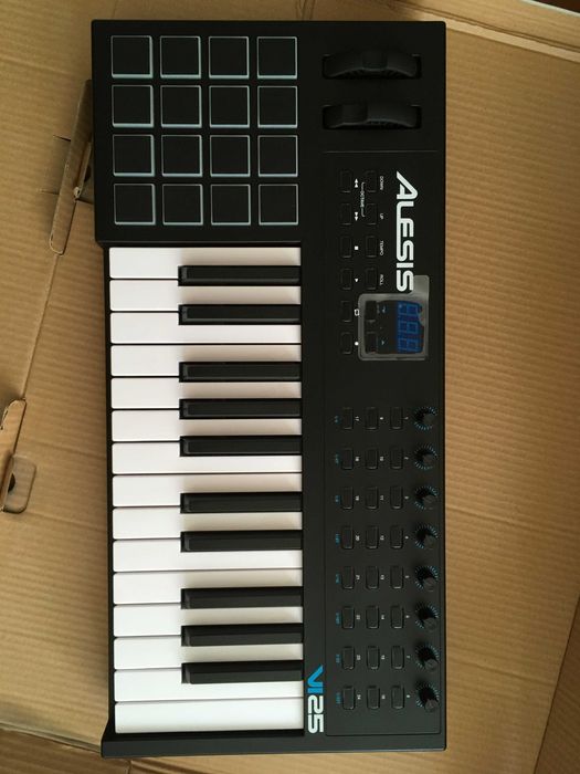 MIDI-клавиатура Alesis vi25