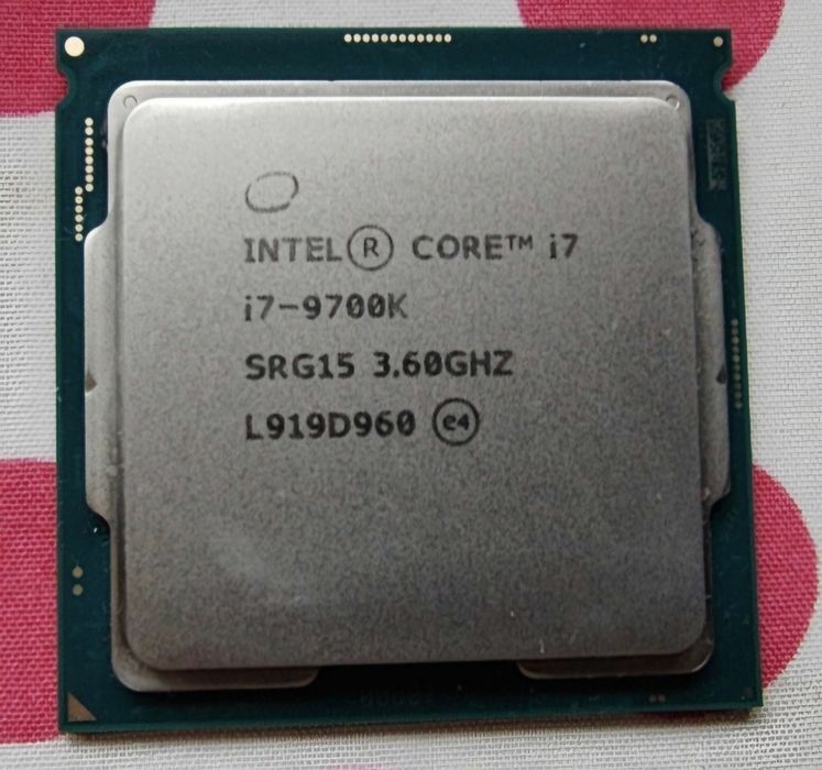 procesor i7 9700k second hand si noi de vanzare • Anunturi • OLX.ro