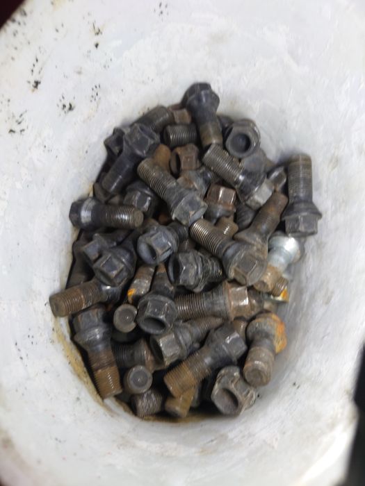 БМВ Болтове секрети за джанти болт BMW е46 е53 е70 секретни секрет **