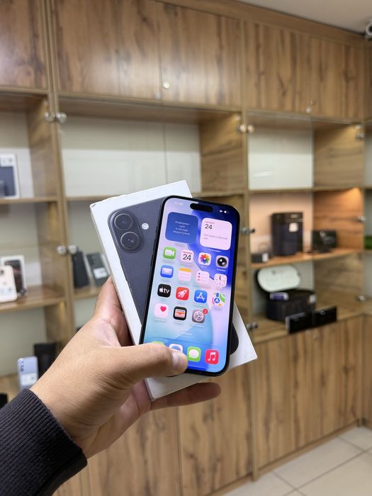 Apple iPhone 16