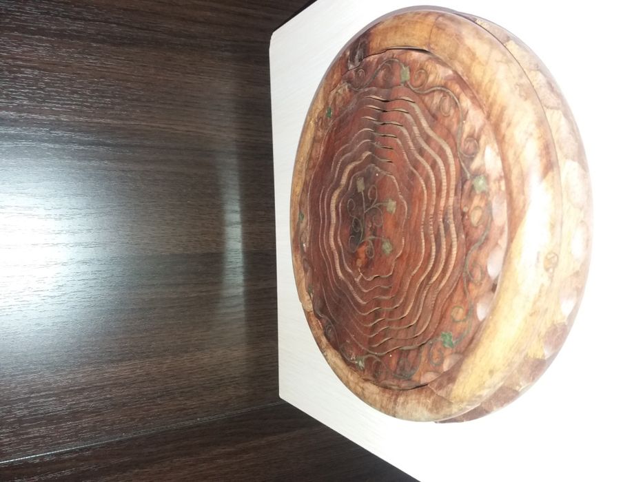 Фруктовница из дерева