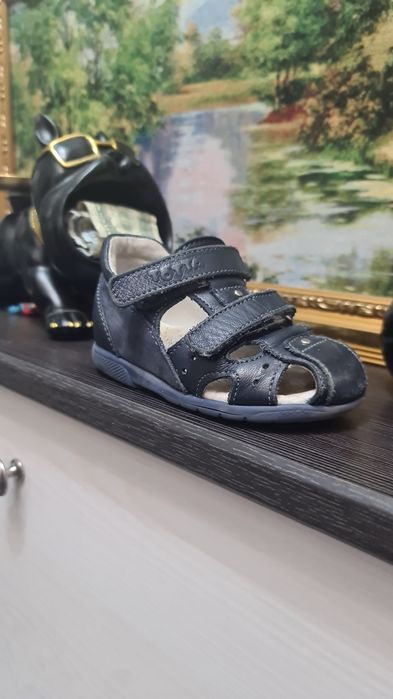 Продам сандалии детские