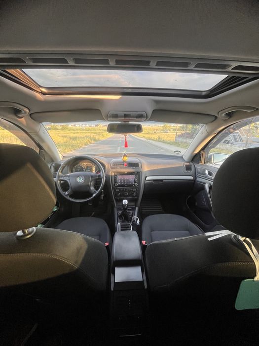 Vând Skoda Octavia 2