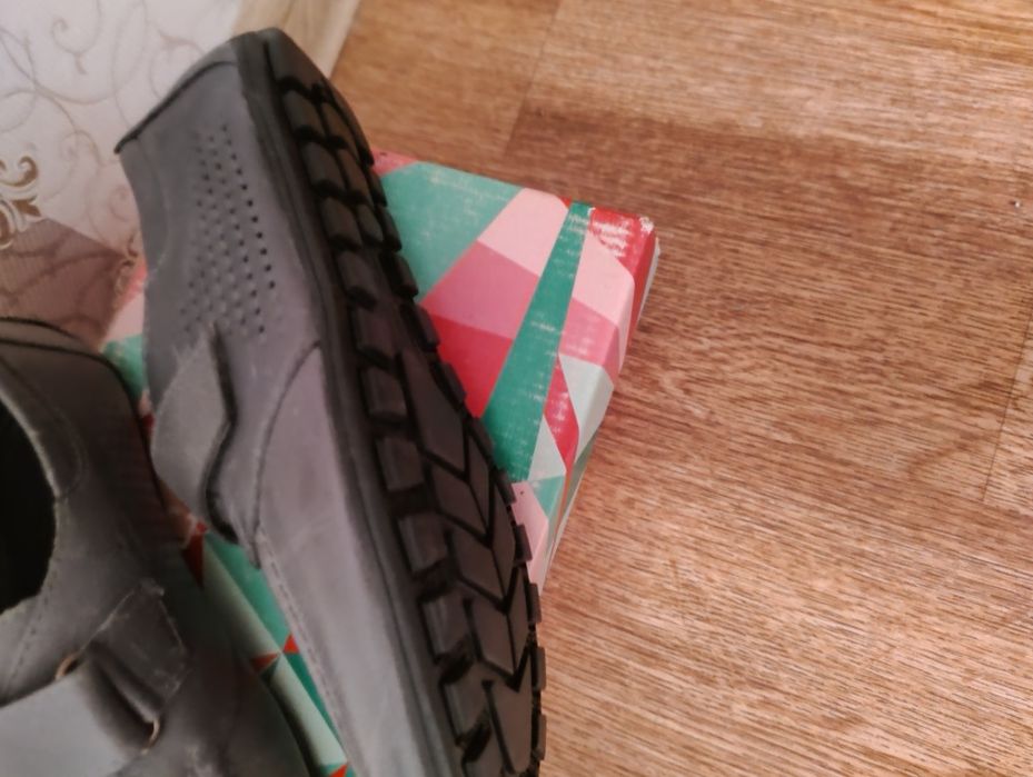 Продам туфли школьные