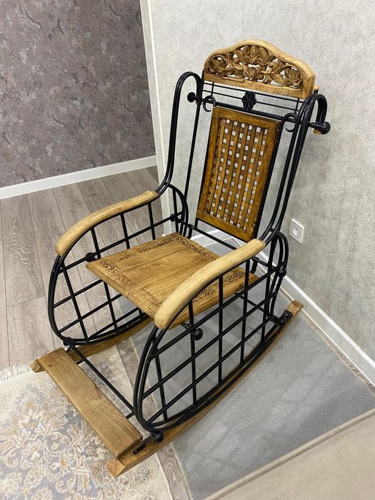 Кресло-качалка в восточном стиле