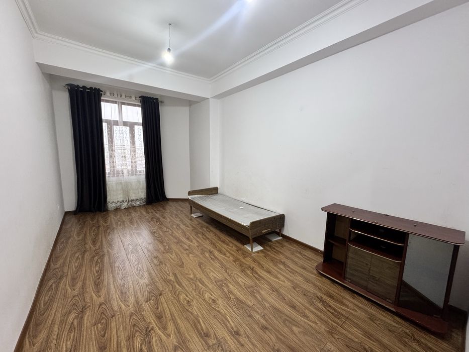 5 этаж 70 Кв ш. Руставелидан квартира