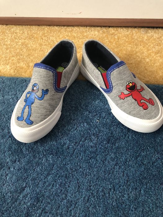 Tenisi pentru copii nr 25, Noi