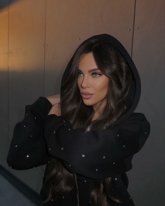 Ватиран комплект с блестящи камъни, 7 цвята