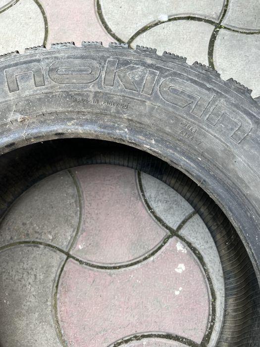 Продам пару зимних шин