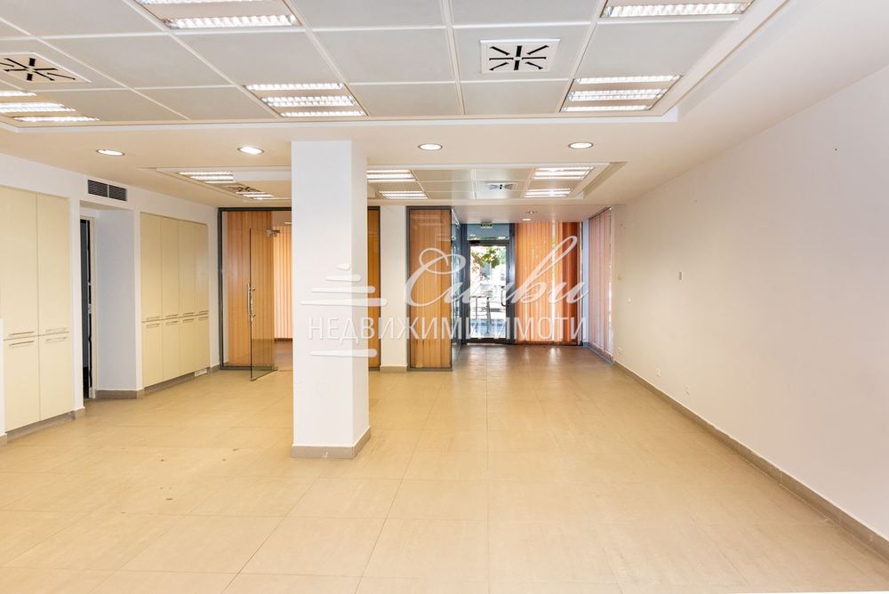 Продава се МАГАЗИН в централната част на града