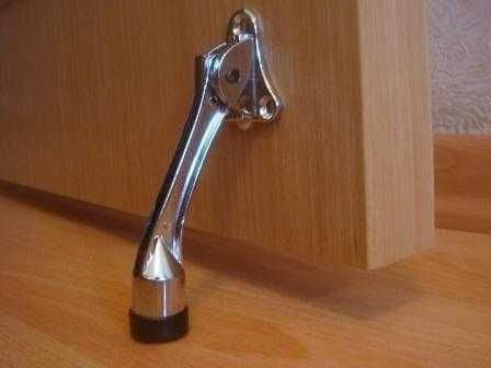 Ножка для стопора наружных дверей! доставка! Широкий ассортимент!