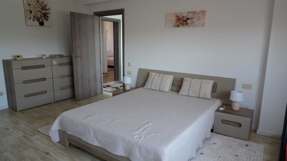 Proprietar inchiriez vila de lux 240 mp in cartierul Padurea Baneasa