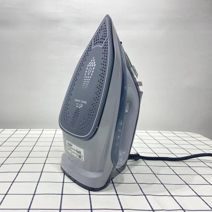 Доставка! Паровой утюг Sonifer SF-9081