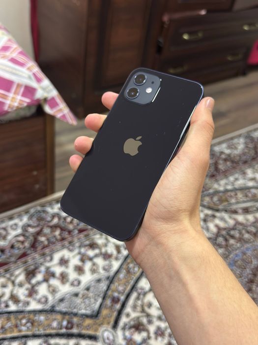 Iphone 12 ideal.